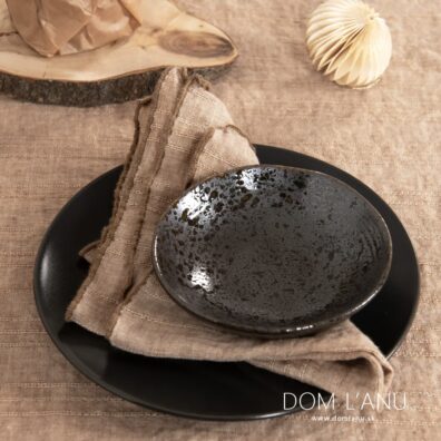 Farba: škoricovo hnedá a svetlá piesková melanž
