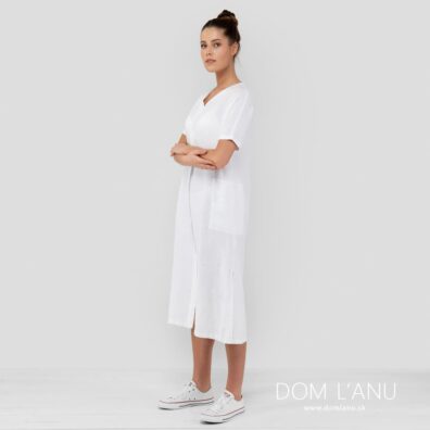 Model: voľný strih, krátke rukávy v štýle kimono, výstrih do V
