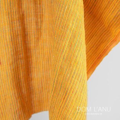 Farba: viacfarebná žltá, červená, modrá, zelená a biela
