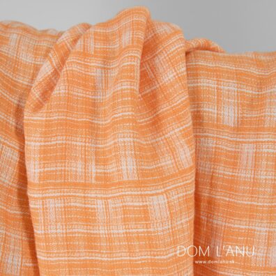 Farba: oranžová a sivobiela