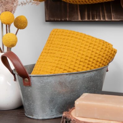 Poloľanový "vaflový" uterák v horčicovej farbe
