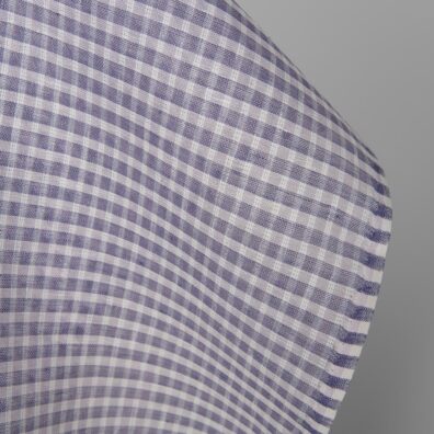 Ľanová tkanina s bielymi a fialovými transparentnými kockami na odevy, bytový textil